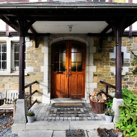 Beautiful Castle House In With Spacious Garden Villa *