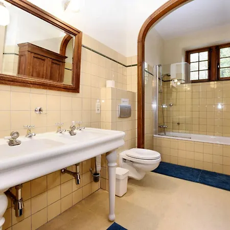 Villa Beautiful Castle House In With Spacious Garden *