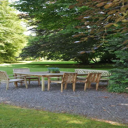 Beautiful Castle In Wit Garden *