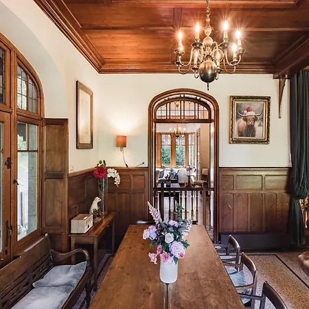 Beautiful Castle In Wit Garden Villa