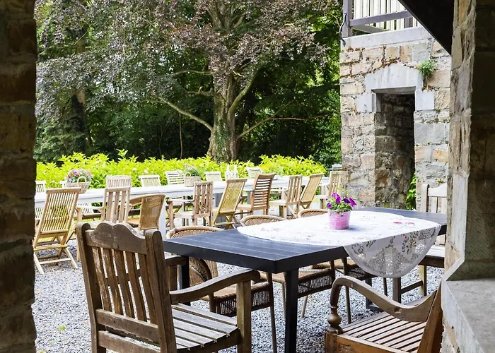 Beautiful Castle In Wit Garden *