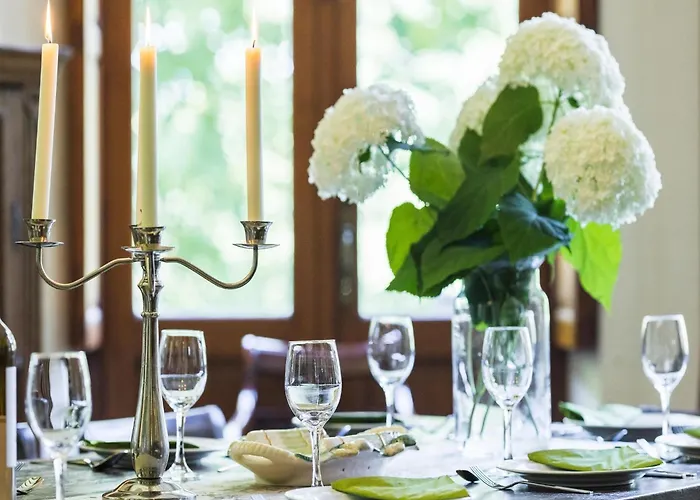 Beautiful Castle In Wit Garden Villa